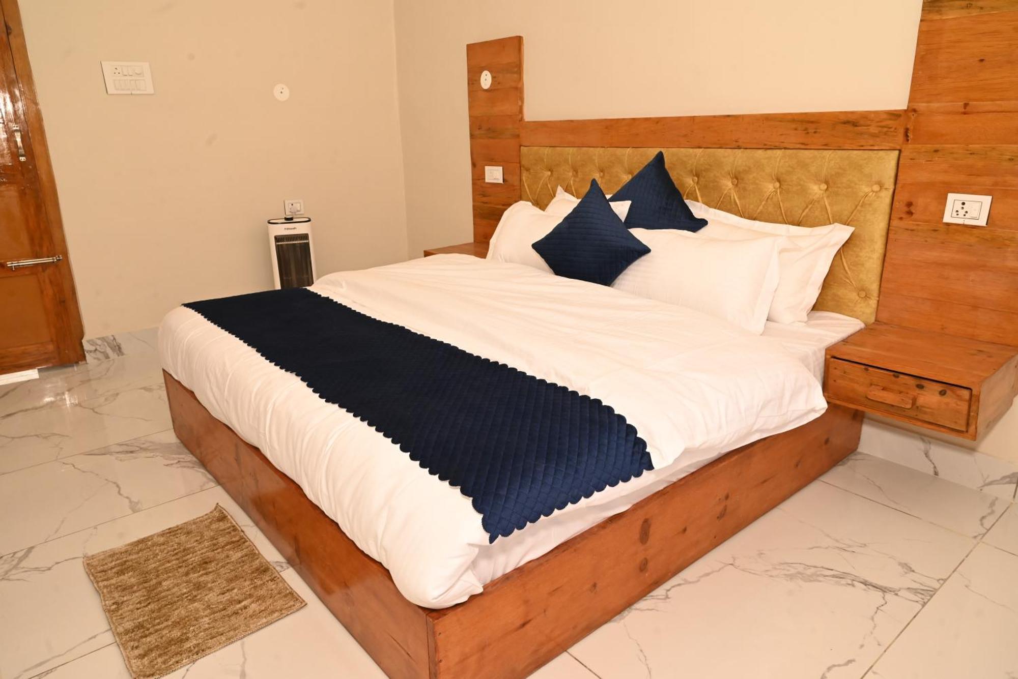 Himalayan Hill Top Resort Kanatal Exterior foto