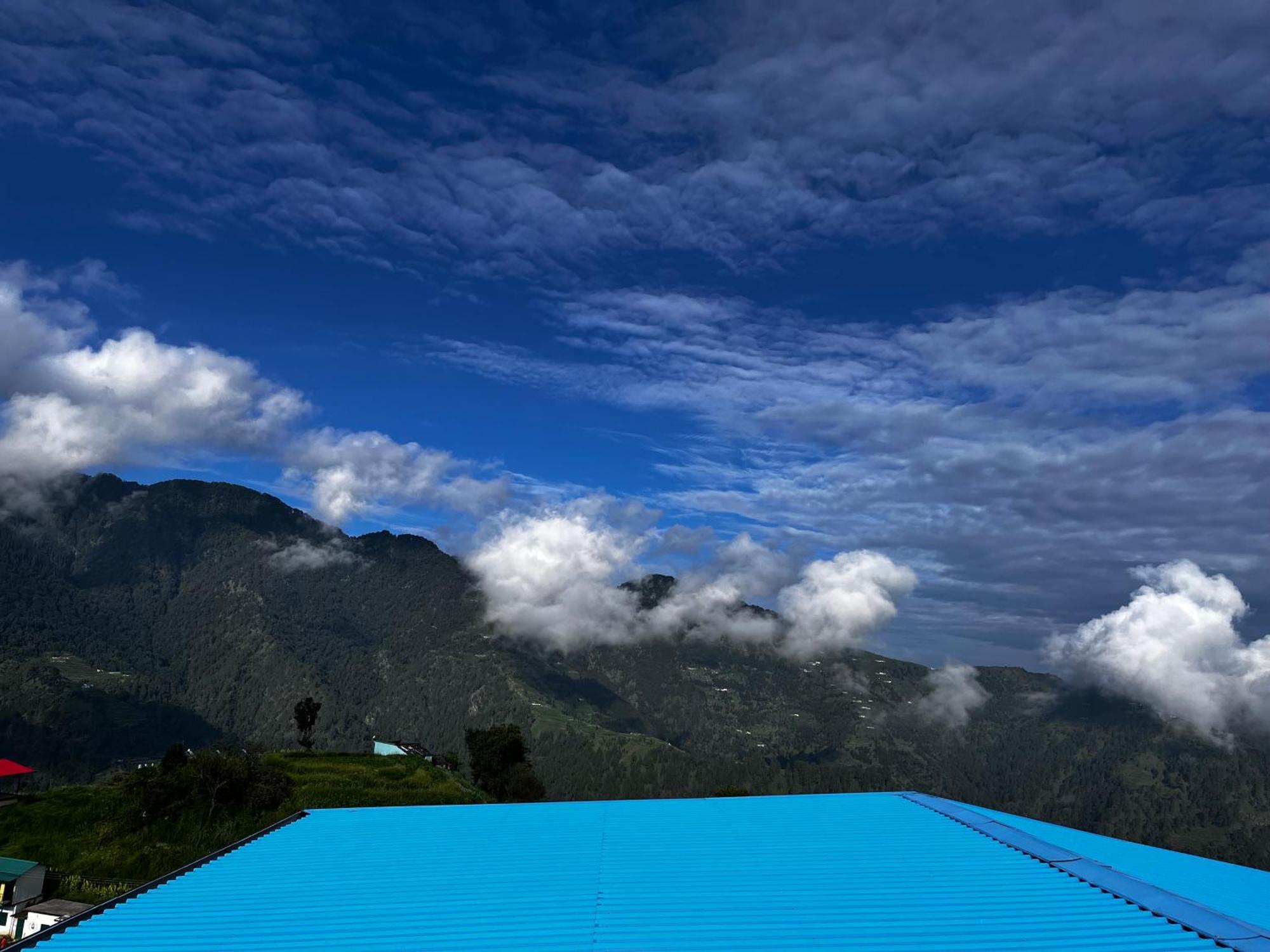 Himalayan Hill Top Resort Kanatal Exterior foto